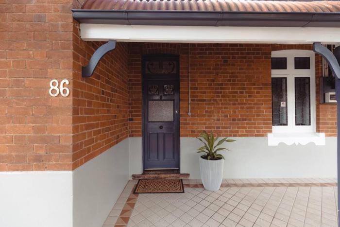 Classic comfort, walk to the CBD