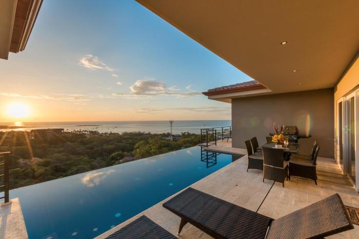 Casa De La Perla, Ocean View 4 Bedroom Home