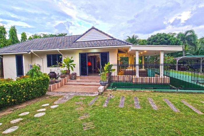 Lovely modern 2 bed villa