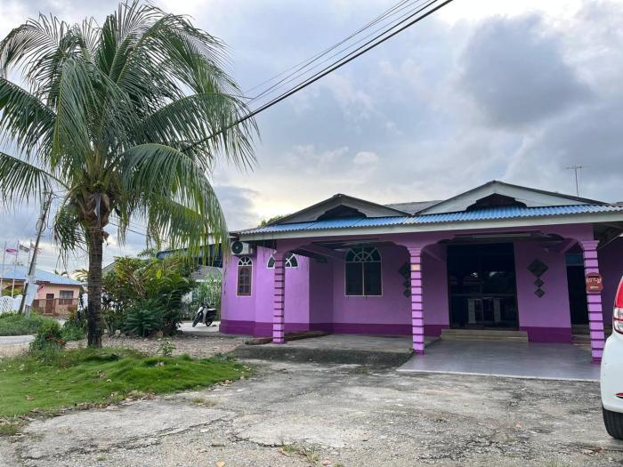 Lavender Homestay Desa Chendering 3 bedrooms Kuala Terengganu