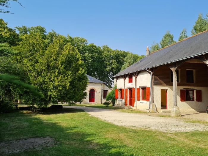 Gîte de lorangerie du château de Jallanges- 11 personnes