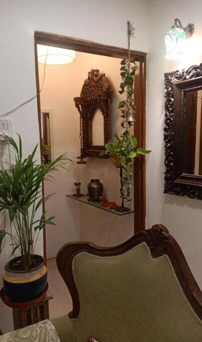 Beautiful and cosy 2 bhk flat near airport