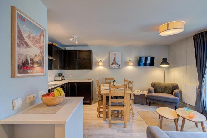 Apartment Fermes du Montenvers B2- Alpes Travel - Central Chamonix (sleeps 4-5)