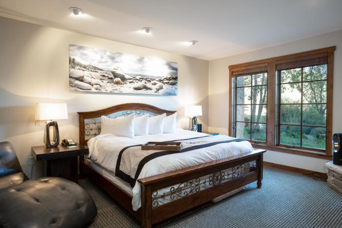 1 Bedroom Condo with Spa - Silver Baron Lodge