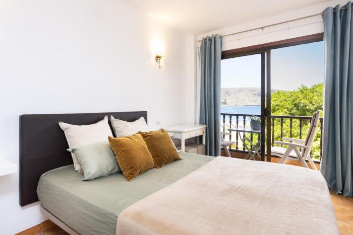 Seafront studio with beach view in the center of Los Cristianos