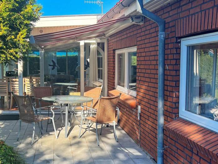 6 person holiday home in Dannemare