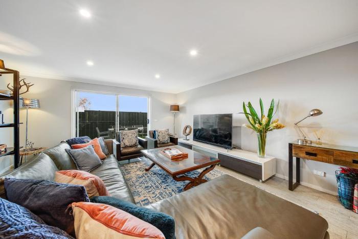 The Mountain House - Luxury 4BR Home l WiFi l Netflix l BBQ l Nespresso Machine