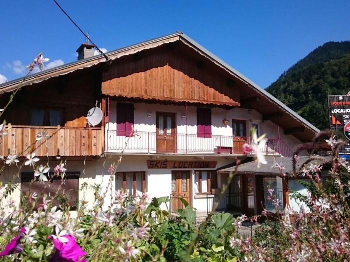 Appartement cosy 6 pers. avec balcon au village, proche parking et local à skis - FR-1-342-291