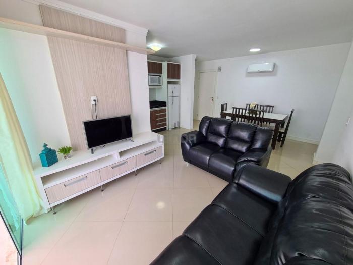 249 - Apto a 100m do mar c sacada e churrasqueira