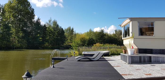 Carafun aan het water Ooltgensplaat