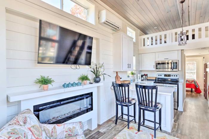 Tiny Home Retreat with Fire Pit about 3 Mi to Lake!