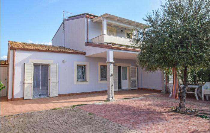 Lovely Home In Valledoria With Wifi