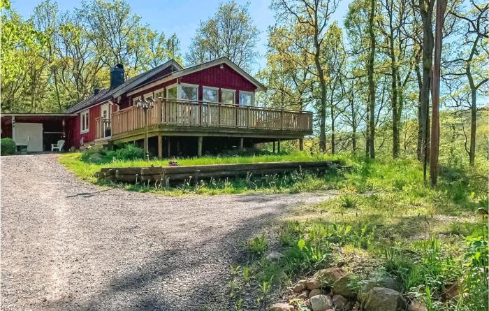 Beautiful Home In Yngered With Wifi