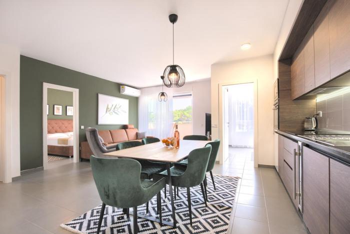 Beautiful Two-Bedroom Seaside Apartment in Premantura