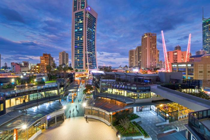 Circle on Cavill Surfers Paradise- 3 Bedroom SPA Apartment