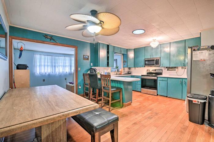 Spacious Home Walk to Beach and Entertainment!