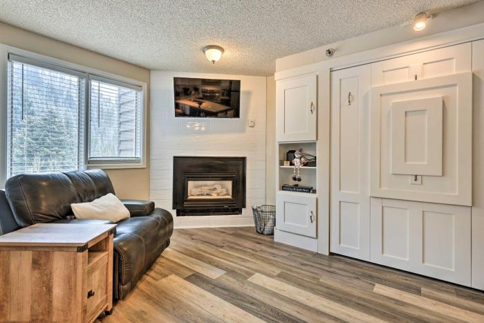 Ski-InandSki-Out Winter Park Condo with Balcony!