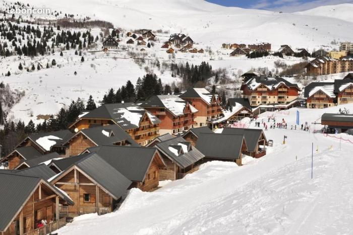 Saint François Longchamps Loc à la Montagne avec piscine été hiver vg23