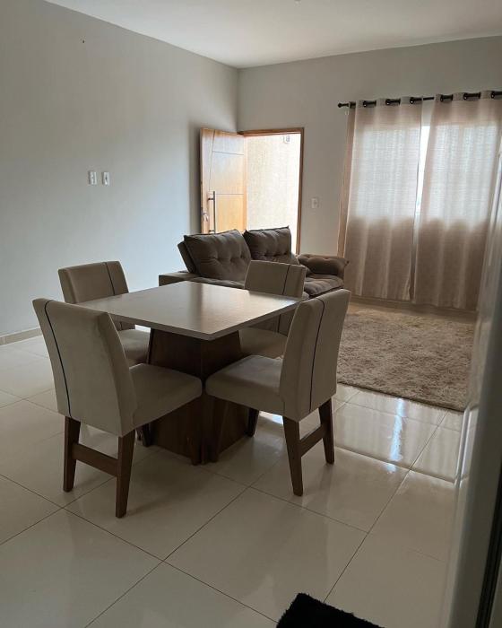 Apto térreo Mãe Aparecida 8 pessoas 3km do santuário com WiFi ,ar condicionado nos quartos