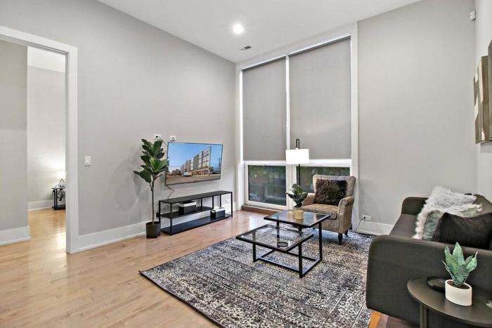 1BR Well-Decorated Apartment w Laundry - Crosby 209