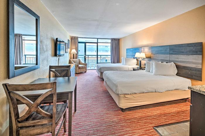 Cozy Studio Condo with Resort Amenities Access!