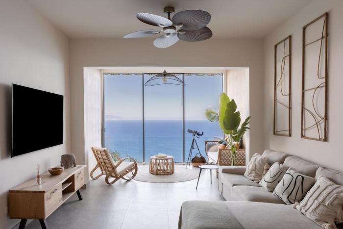 Toucans Nest: Landing in Paradise