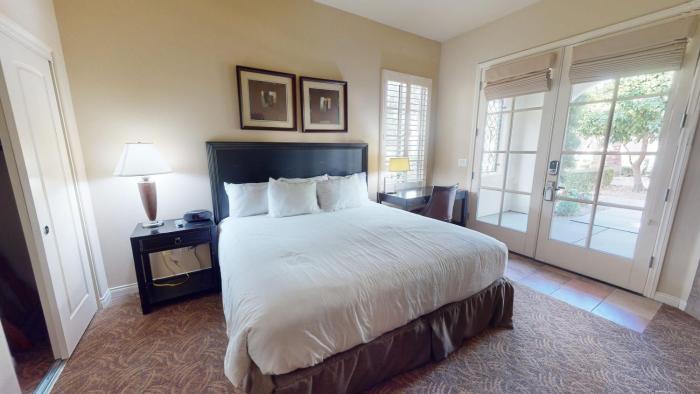 LV028 Private Downstairs Studio on Main Paseo