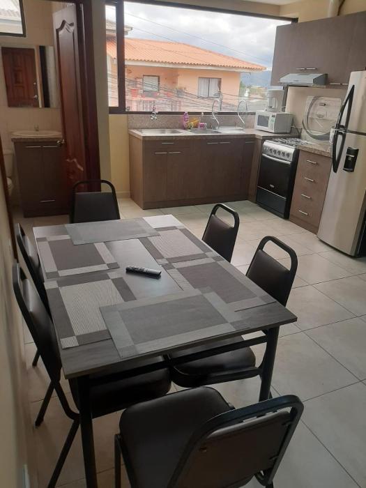 Hospedaje en departamento entero de 2 habitaciones