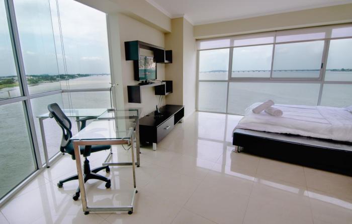 Riverfront I 2, piso 4, suite vista al rio, Puerto Santa Ana, Guayaquil