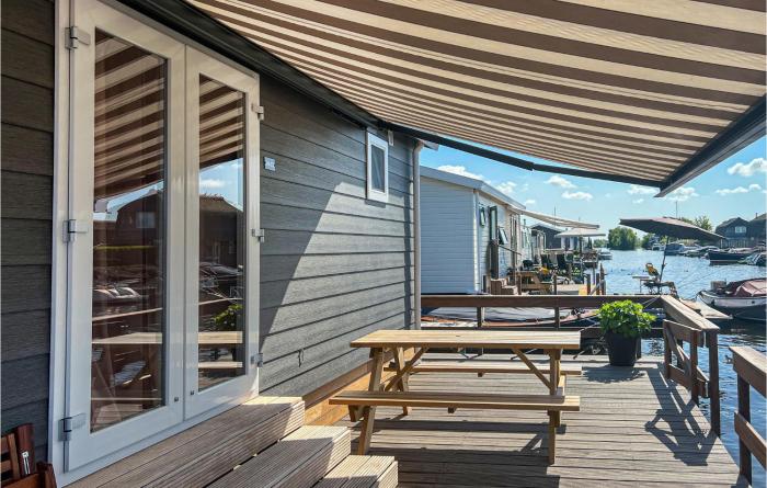 2 Bedroom Awesome Home In Breukelen