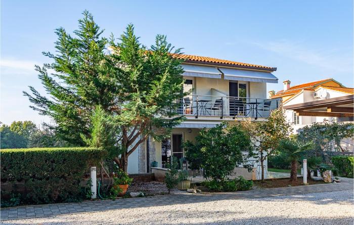 Gorgeous Apartment In Medulin With Wifi