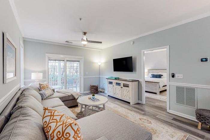 The Tides - 19994 Sandy Bottom #8102