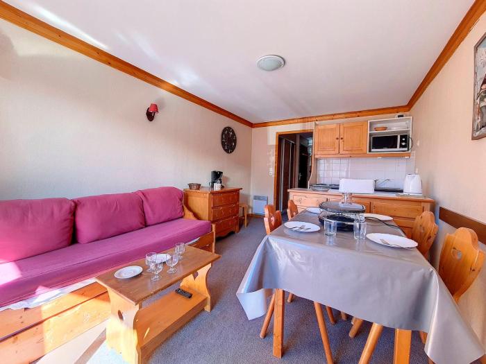 Appartement skis aux pieds, 4 personnes, balcon sud - FR-1-344-854