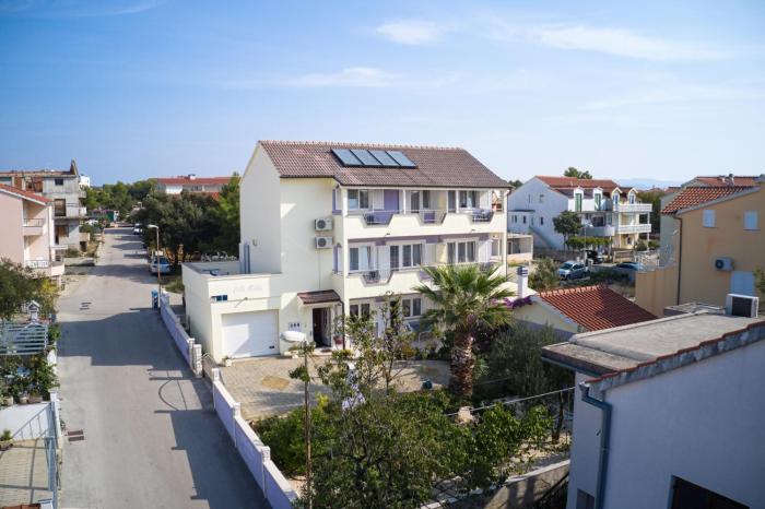 Apartments with parking space Vodice - 6178