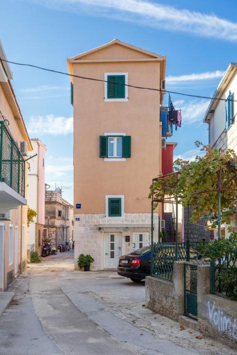 Apartments by the sea Kastel Stafilic, Kastela - 15110