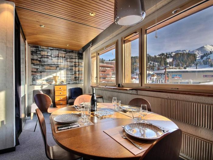 Grand appartement spacieux pour 5 pers., balcon, accès direct aux pistes, Wifi - FR-1-455-167