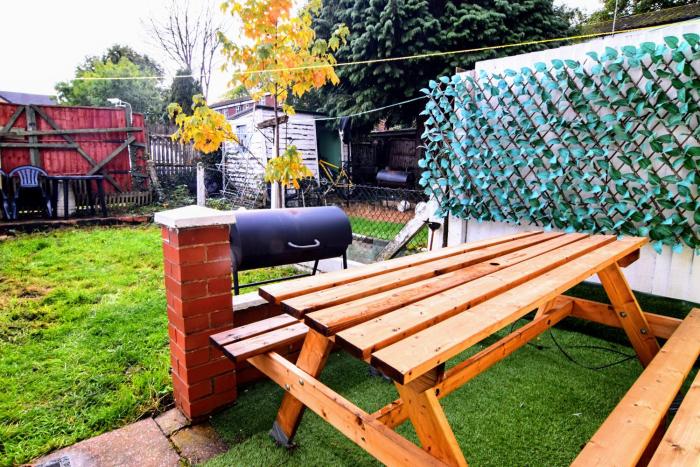 The Chinatown Home - Private Garden, NETFLIX, BBQ & Bar