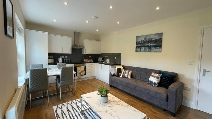 Executive 4 Bedroom Cottage in the heart of Surrey