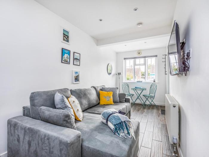 Charming Annexe w Garden Parking - Pass The Keys