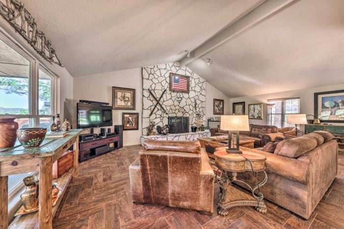 Ruidoso Getaway with Deck, Golf Course Views!