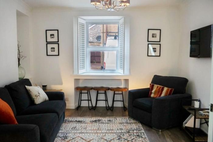 Central 2 bedroom luxury home close to River Ness