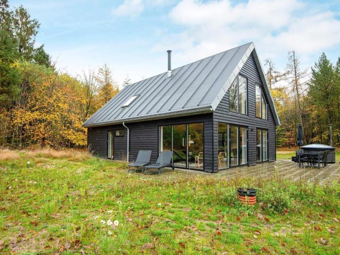6 person holiday home in Hovborg-By Traum