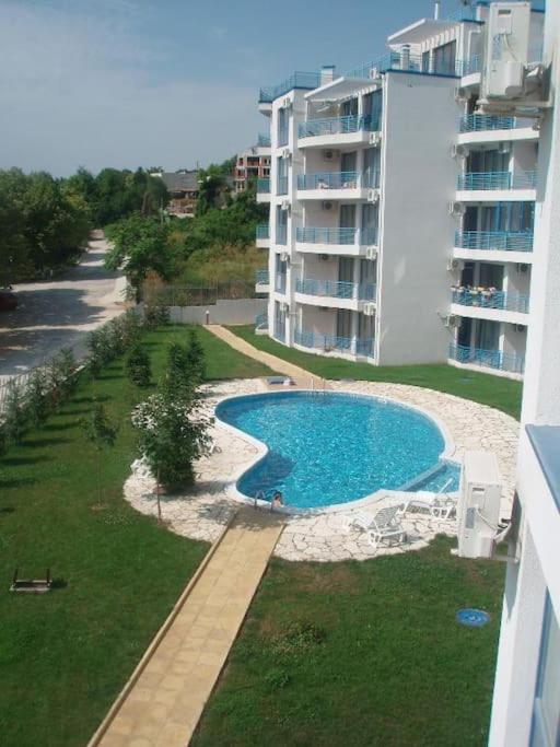 Apartament în complex cu piscină la Balcic BG