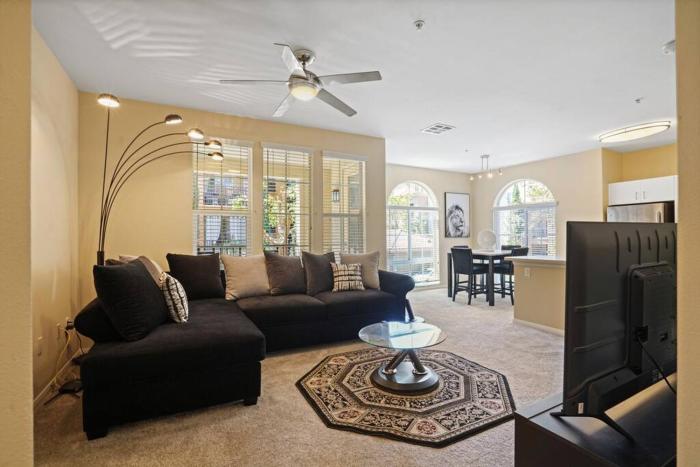 Luxury 2BR2BA!5Min to Disney! Angelstadium! HondaCenter.