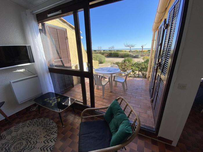 Villa T2 Front de Mer avec Terrasse à Port Leucate - 4 Couchages, Parking Privé, Plage à Pieds - FR-1-81-515