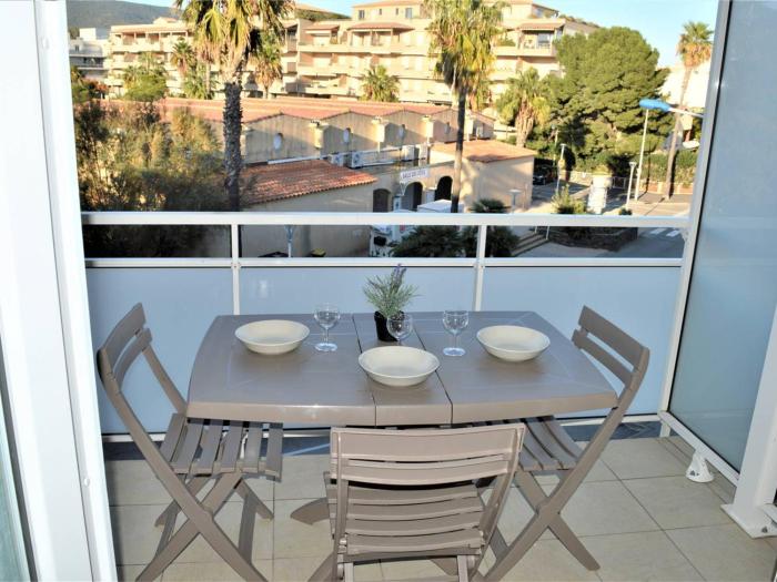 Studio rénové climatisé, 3 couchages, proche port et casino à Cavalaire-sur-Mer - FR-1-226B-98