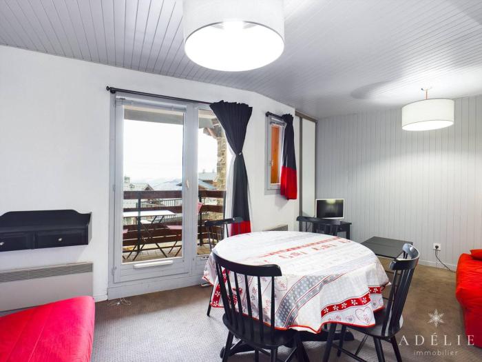 Studio spacieux 46 pers, au pied des pistes, balcon sud-ouest, proche commerces - FR-1-398-639