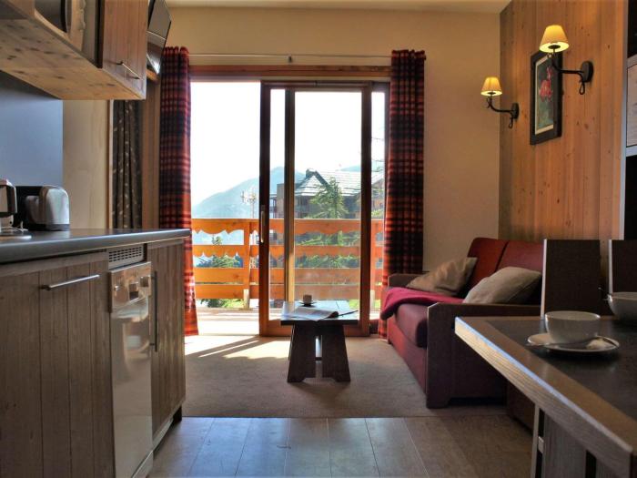Appartement cosy 2 pièces avec balcon, piscine, sauna et accès direct aux pistes - 5 couchages, Risoul - FR-1-330-446