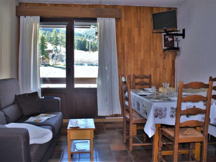Studio 4 couchages au pied des pistes avec casier à ski, Risoul 1850 - FR-1-330-156