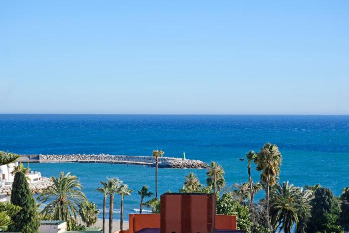 Isla de Benalmádena 2, 80m from the sea, Amazing View,AC, BBQ,Private Parking
